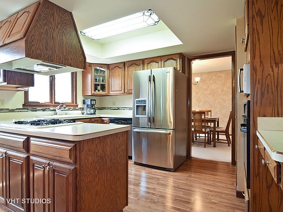4th image of 324 Pinecroft Dr