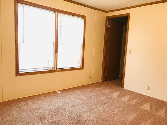 5th image of 130 Pheasant Ln