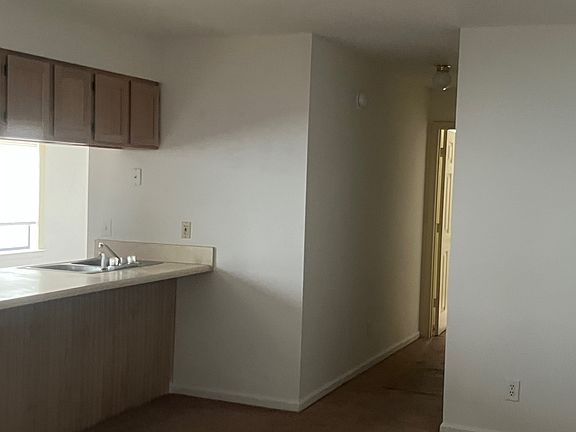 3rd image of 307 Westwood Dr #307