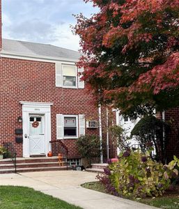 263-18 73 Avenue 2nd Floor, Glen Oaks, NY, 11004