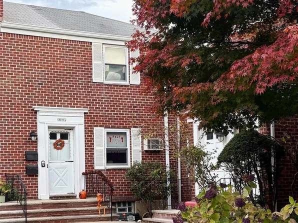 263-18 73 Avenue 2nd Floor, Glen Oaks, NY 11004