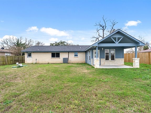 3rd image of 17 County Road 243