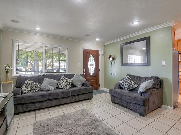 4th image of 4038 Mira Loma Way