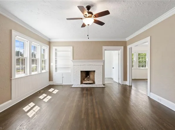 1007 N Rotary Dr, High Point, NC 27262