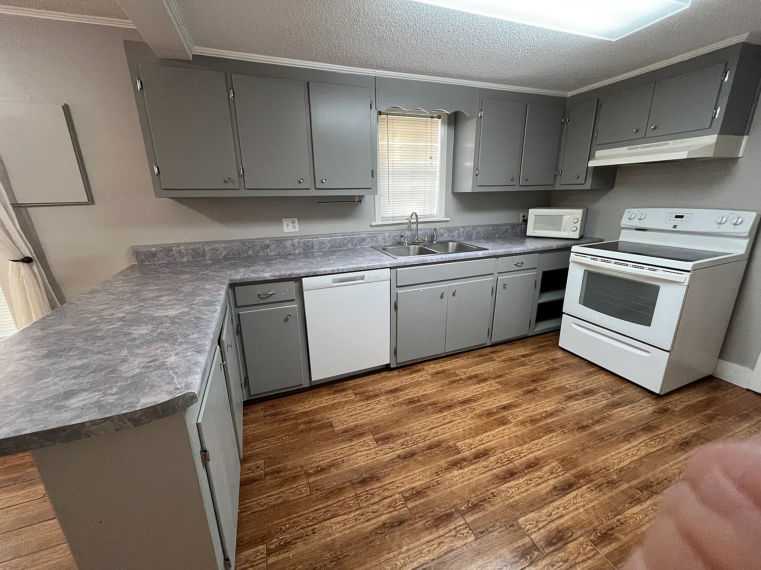 2 bed, 1280 sqft, $1,900 — Photo 4