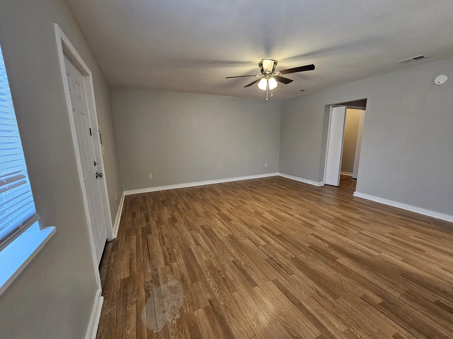 2 bed, 900 sqft, $1,275 — Photo 4