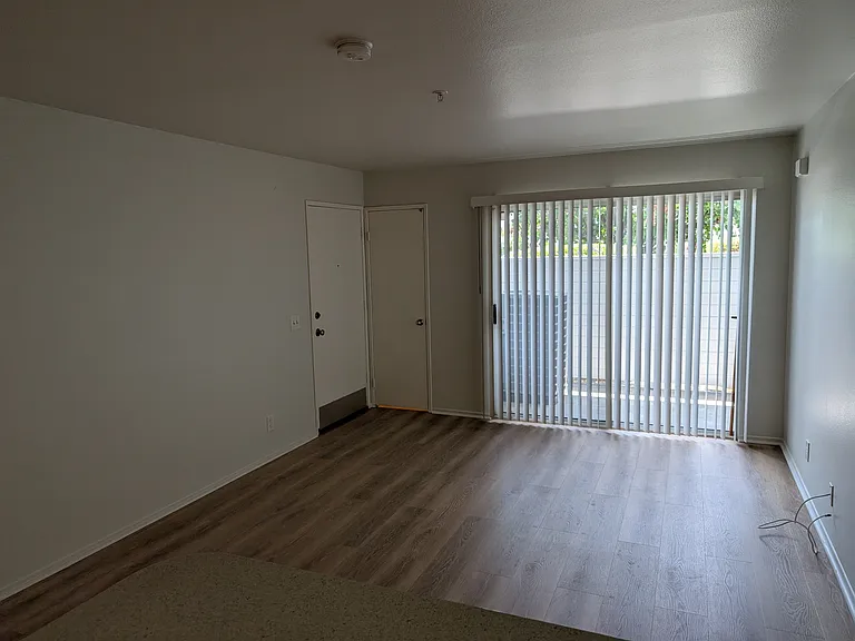 145 W Lincoln Ave #6 — Photo 15