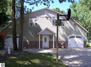 6797 Ridge Rd, Harrison, MI 48625