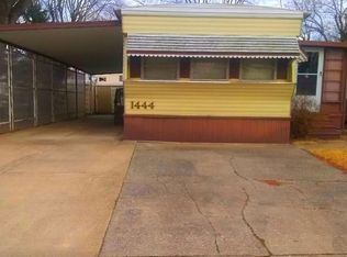 1444 Della Dr, Belleville, IL 62226