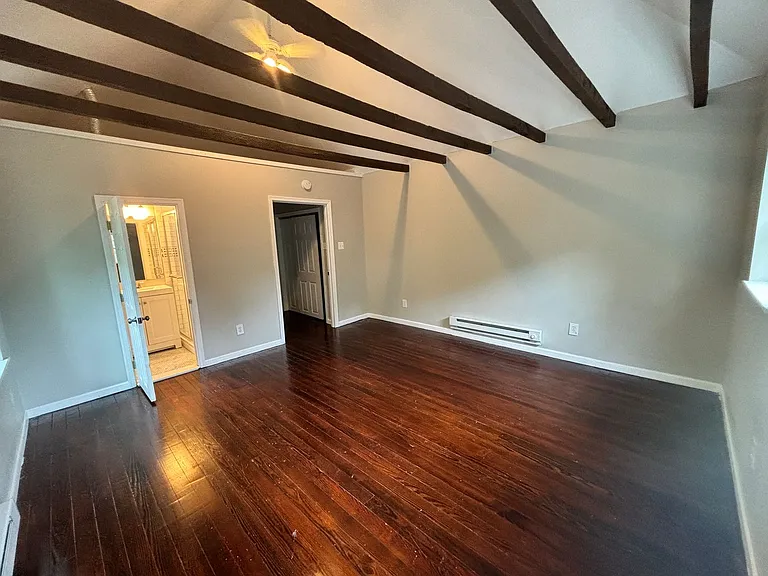 501 E Montgomery Ave — Photo 4