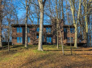 1 Lefferts Ct, Middletown, NJ 07748