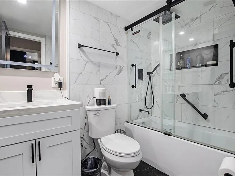 1280 W Peachtree St NW #1402 — Photo 10