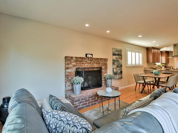 4th image of 1047 Lassen Dr