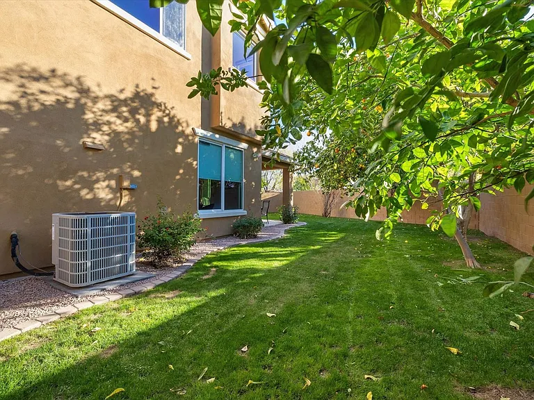 3437 E Mesquite St — Photo 25