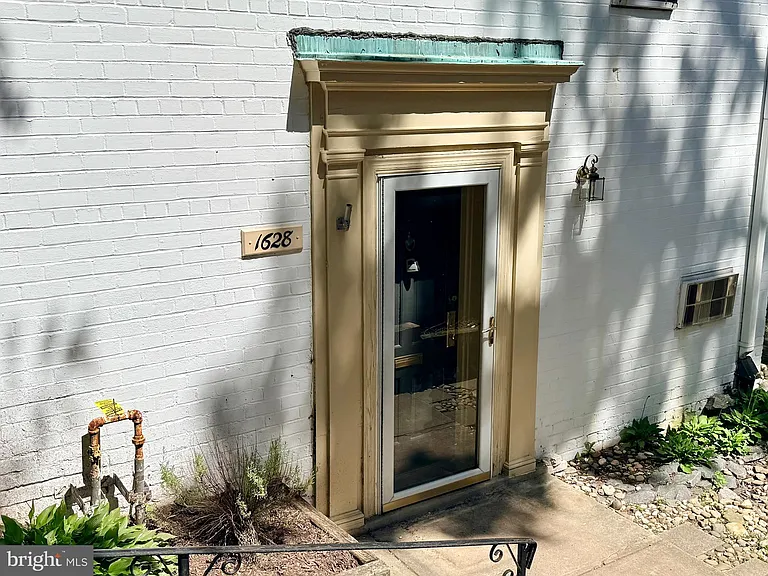 1628 Ripon Pl — Photo 21