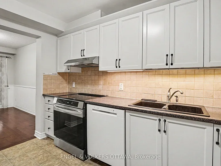 340 Forestbrook St — Photo 6