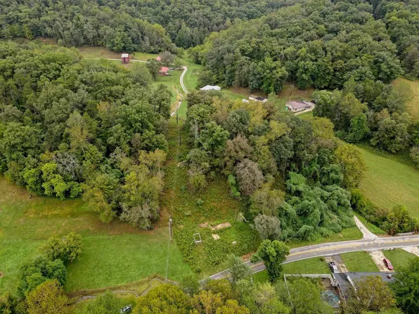 2263 McComas Rd, Barboursville, WV 25504