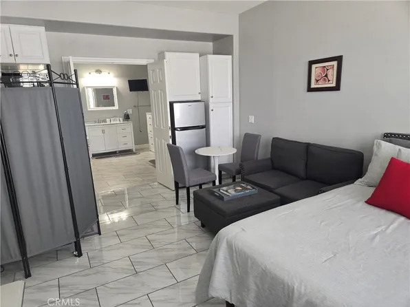 8418 Lourenco Ln #A, Corona, CA 92880