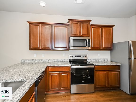 5th image of 151 Innis Brook Cir