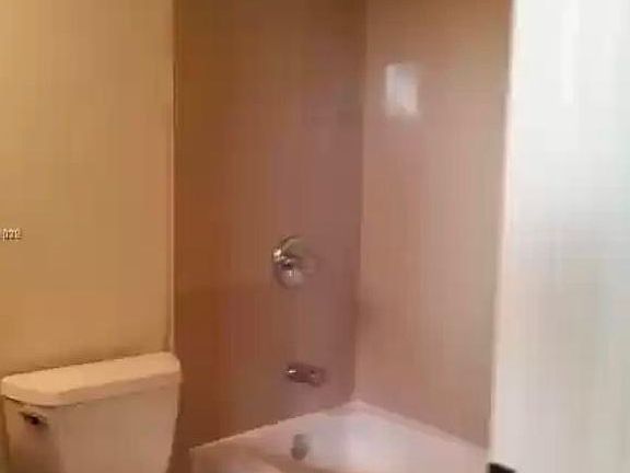 5th image of 300 Palm Cir W