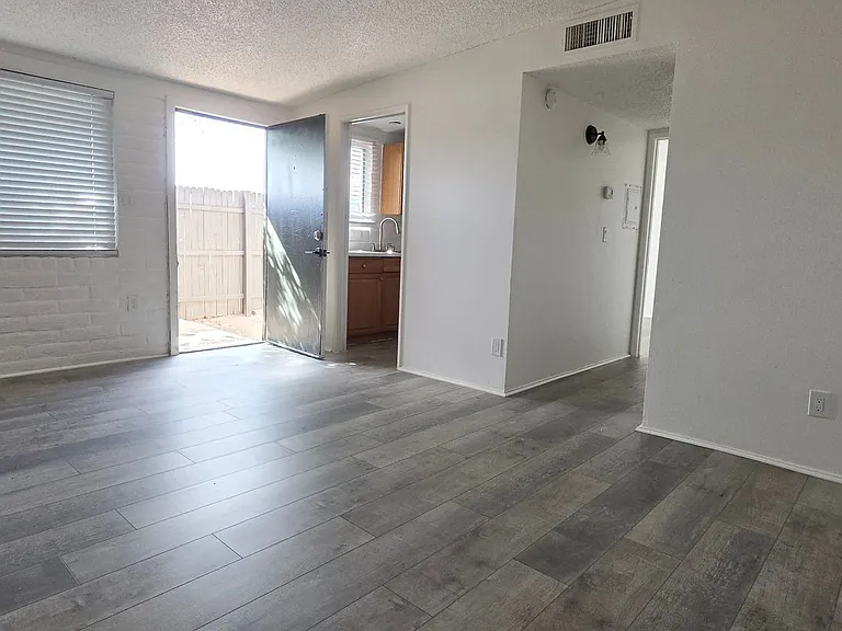 Oakwood Terrace **1 MONTH FREE MOVE IN SPECIAL — Photo 29