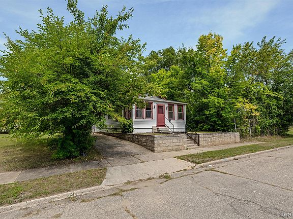 3rd image of 44 Orton Ave