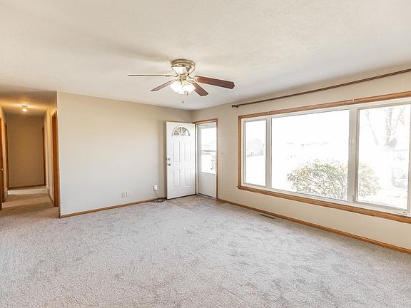 4th image of 1931 Roberts Ave