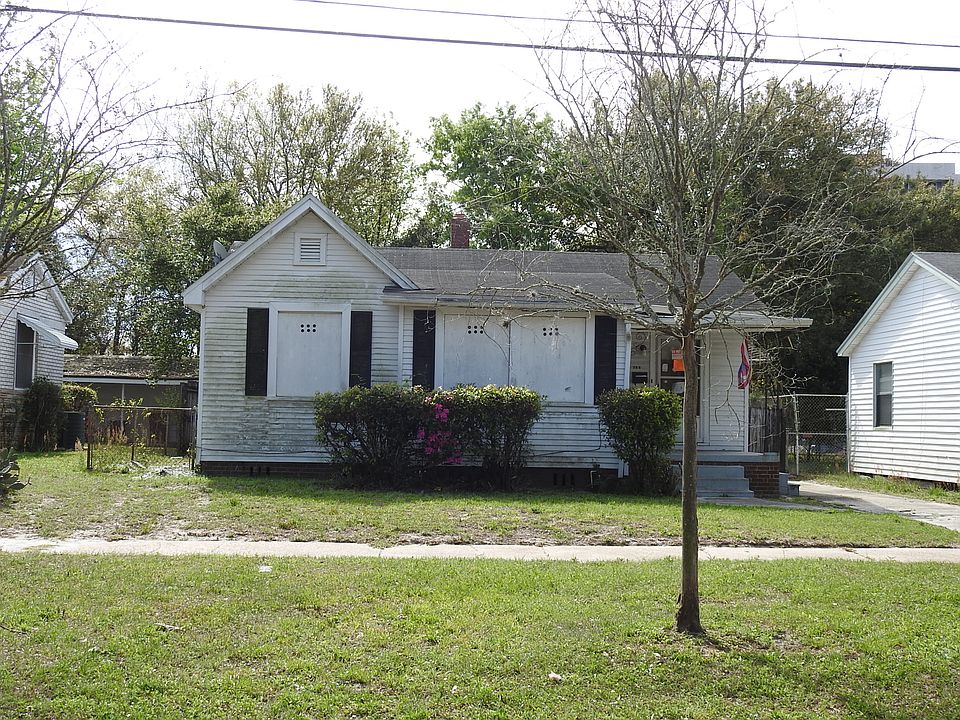 1st image of 612 W 46th St