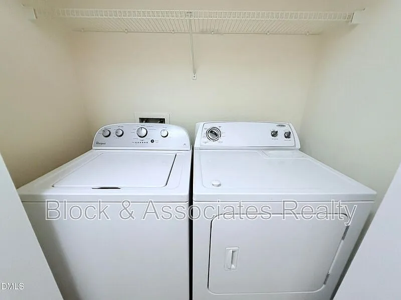 4 bed, 2.5 bath, 1710 sqft, $2,050 — Photo 4
