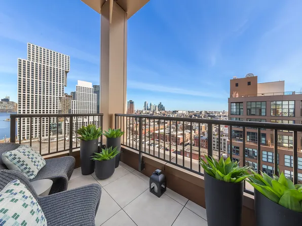 29 Huron Street image 7 of 19