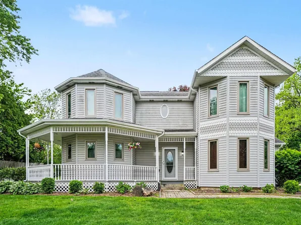 1212 Echo Dr, South Bend, IN 46614