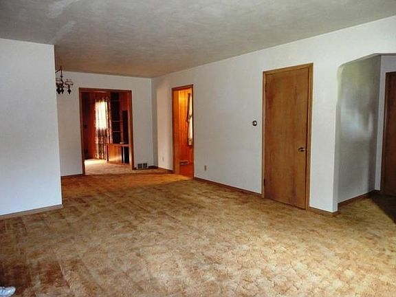 2nd image of 108 O Ave E