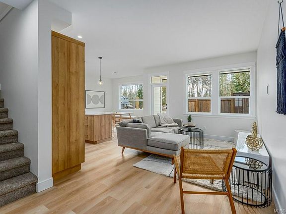 3rd image of 2580 Brookfield Dr #203