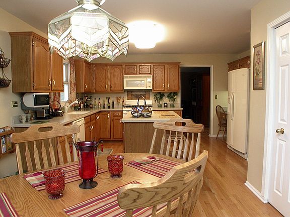 Updated Kitchen and Eating Area