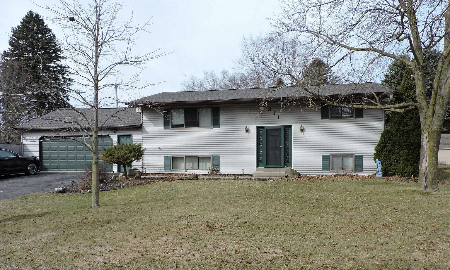 311 Blondin St photo 1