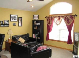 4101 SE Oakwood Ct, Topeka, KS 66609