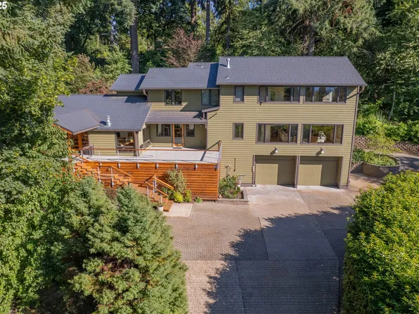 9522 SW 62nd Dr, Portland, OR 97219