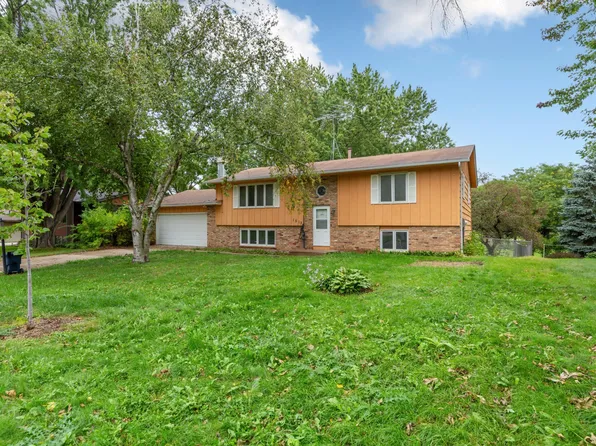 1513 Eisenhower Ct, Northfield, MN 55057