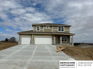 10850 Windward Ave, Papillion, NE 68046