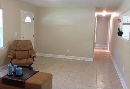 5th image of 174 SW Petunia Pl
