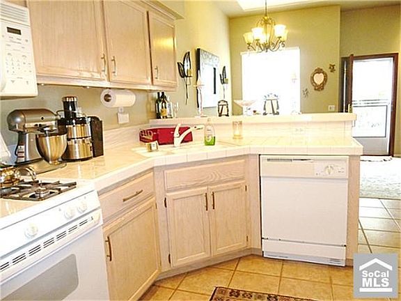 5th image of 91 Coronado Cay Ln