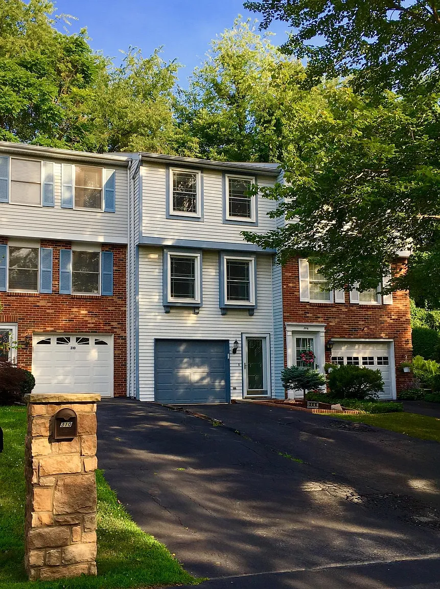 308 Huntingdon Ave photo 1