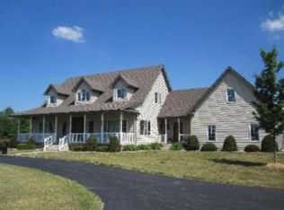 4401 E 3500s Rd, Saint Anne, IL 60964