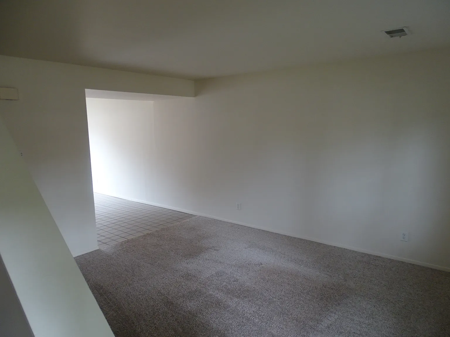 2 bed, 1.5 bath, 1000 sqft, $1,300 — Photo 4