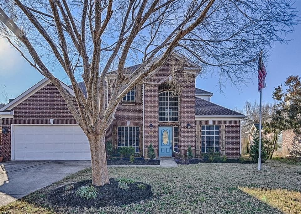 1st image of 706 Claridge Dr