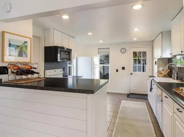 515 S Division St, Traverse City, MI 49684