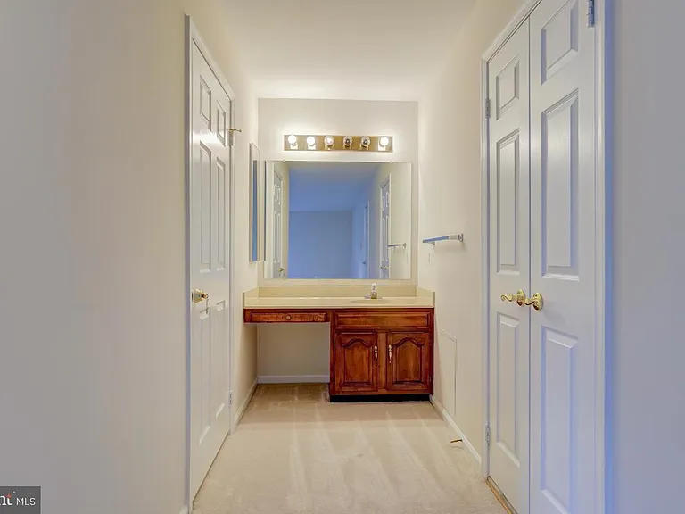 9548 Fox Hollow Dr — Photo 25
