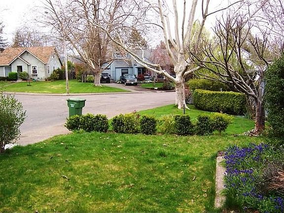 2nd image of 106 Gardens Ave