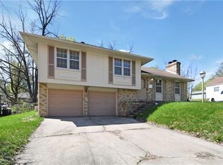 11607 E 35th St, Independence, MO 64052