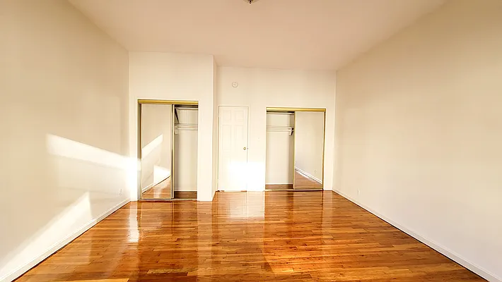 Rented by Mallan Real Estate Inc | media 10